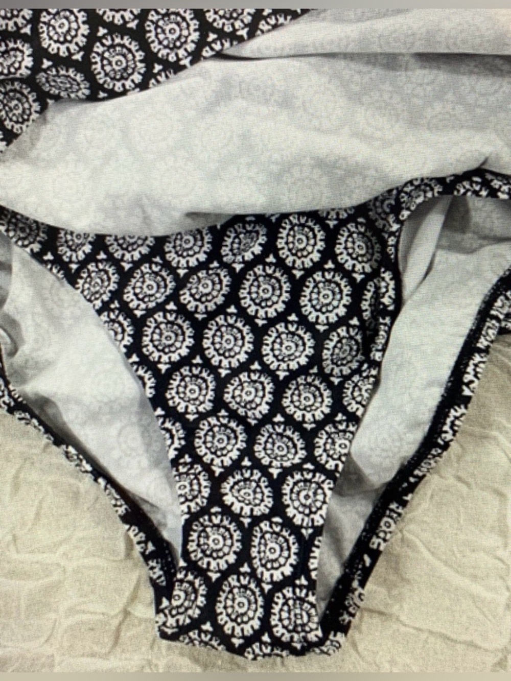 Merona Size Medium Black White One-Piece Swimsuit Skirt with Brief - Picture 6 of 7